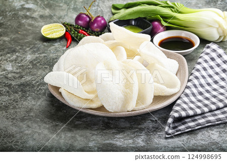 Vietnamese starter appetizer Crab chips Vietnamese starter appetizer Crab chips 124998695