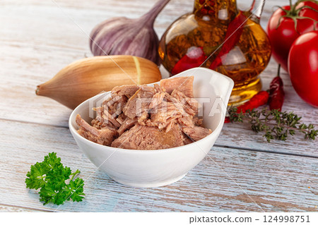 Canned tuna fish in olive oil 124998751