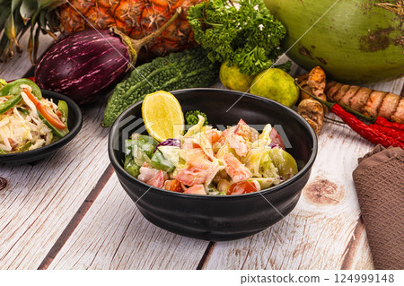 Salad with prawn and vegetables Salad with prawn and vegetables 124999148