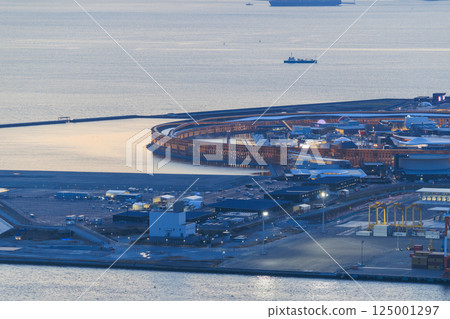 Evening view of Yumeshima at the Osaka Kansai Expo (Konohana Ward, Osaka City, Osaka Prefecture) 125001297