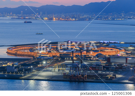 大阪關西萬博夢洲的夜景（大阪府大阪市此花區） 125001306