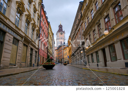 瑞典斯德哥爾摩老城區的雨天 125001828