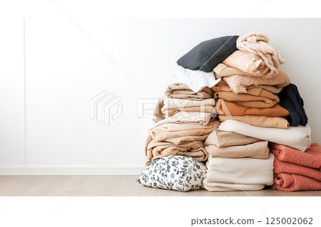 Transform cluttered spaces with effective decluttering techniques before spring cleaning. 125002062