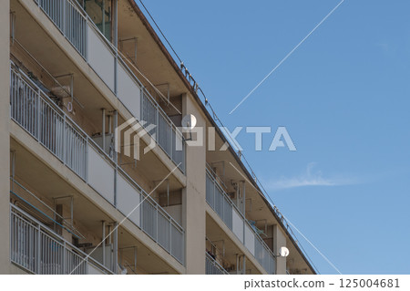 A retro apartment building balcony 125004681