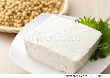 Soybeans and firm tofu in a colander 125005556