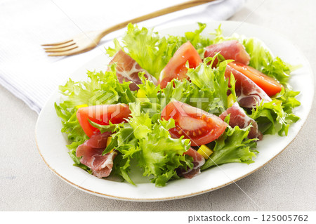 番茄、火腿和生菜沙拉 125005762