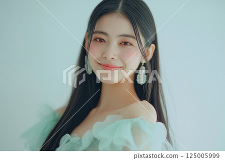 Woman in wedding dress 125005999