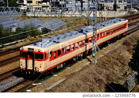2007年：Kiha58系團體列車在東海道線上運行 125008776