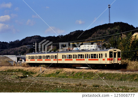 2007年：兩列105系列本地列車在和歌山線運行 125008777