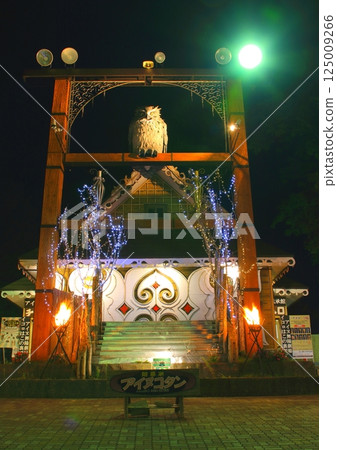Lake Akan Ainu Kotan (World Heritage Site, Akan Town, Kushiro City, vertical composition) 125009266
