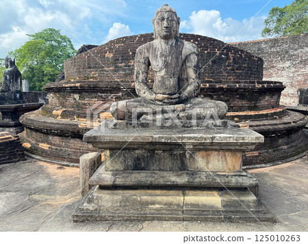 Watadage, one of the four seated Buddha statues at the Polonnaruwa ruins, World Heritage Site 125010263