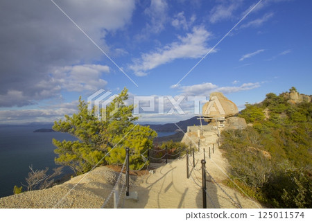 小豆島 - “古瀨之笠岩”和鳥居 125011574