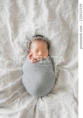 Stylish newborn photos Stylish newborn photos 125012359
