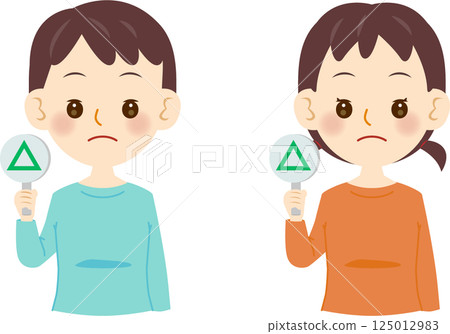 孩子們拿著三角形的鈔票 125012983