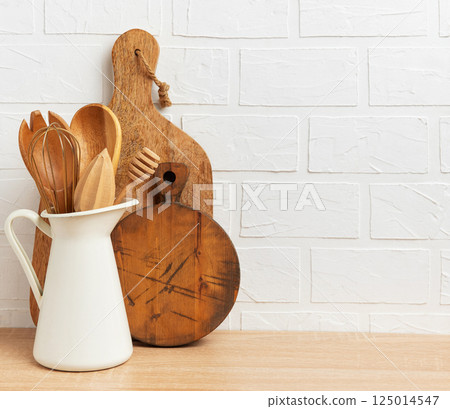 Kitchen utensils made of wood 125014547