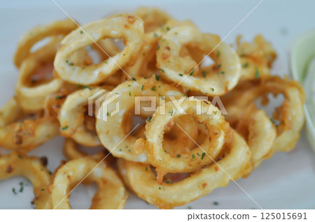 calamari or fried squid , crispy squid 125015691