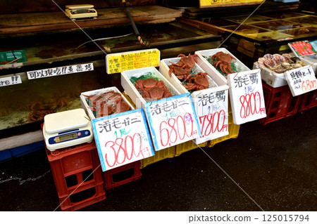 Scenery of Hakodate morning market Scenery of Hakodate morning market 125015794