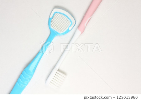Toothbrush and tongue brush Toothbrush and tongue brush 125015960