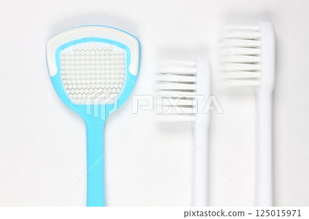Toothbrush and tongue brush Toothbrush and tongue brush 125015971