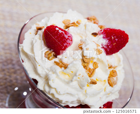 Scottish sweet dish Cranahan 125016571