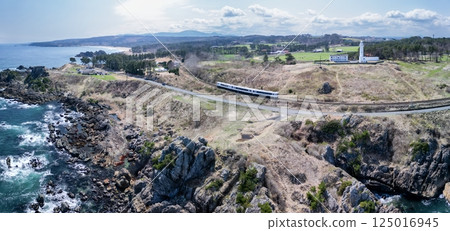 青森縣八戶市美麗的種差海岸鳥瞰圖 125016945