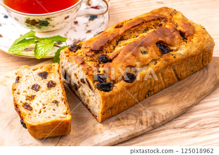 Raisin Banana Cake 125018962