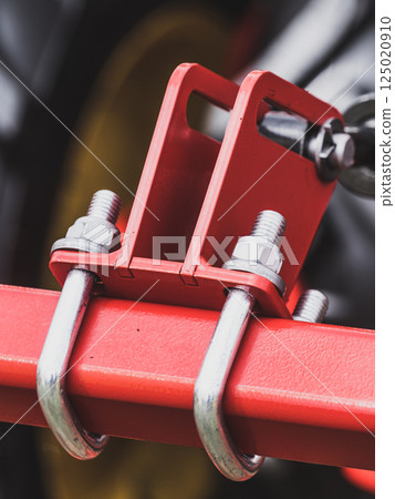 U bolt on red machine U bolt on red machine 125020910