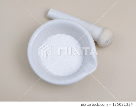 Sodium salicylate is a sodium salt of salicylic acid Sodium salicylate is a sodium salt of salicylic acid 125021334