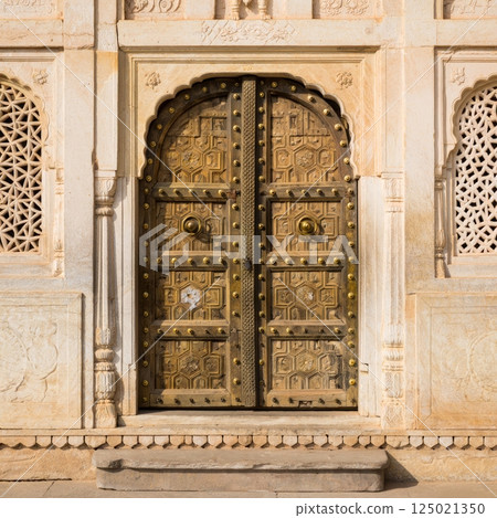 Ornamental decoration door in India 125021350