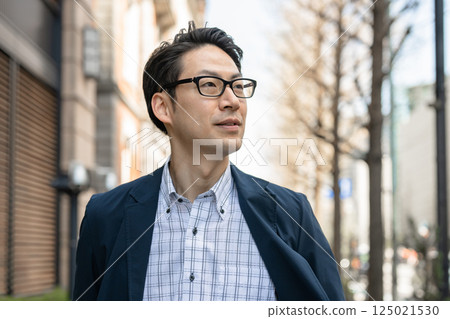 一件夾克的商人 一件夾克的商人 125021530