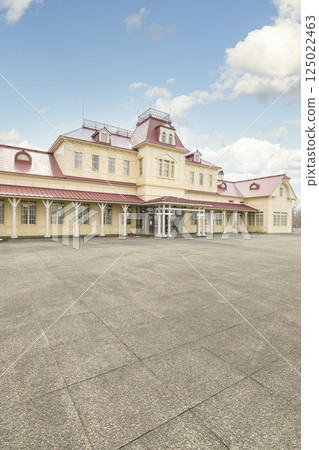 Main gate of Hokkaido Historical Village (Regional Spots and Nearby Facilities Series) 125022463