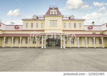 Main gate of Hokkaido Historical Village (Regional Spots and Nearby Facilities Series) 125022465