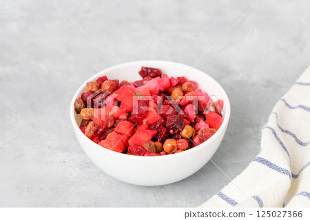 Vinaigrette beetroot alad on neutral background  125027366