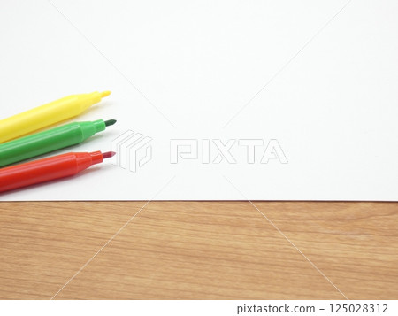 Paper and water-based color pens Paper and water-based color pens 125028312
