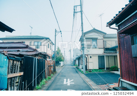 Morning mist in Satte city Morning mist in Satte city 125032494