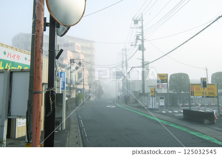 Morning mist in Satte city Morning mist in Satte city 125032545