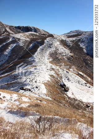 [Mountain climbing] Kuju mountain range, Oita Prefecture! Mount Kuju, Mount Hossho, Mount Kuju refuge hut #Mount Hossho #Mount Kuju 125033732