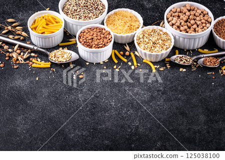 Various gluten free cereals and groats 125038100