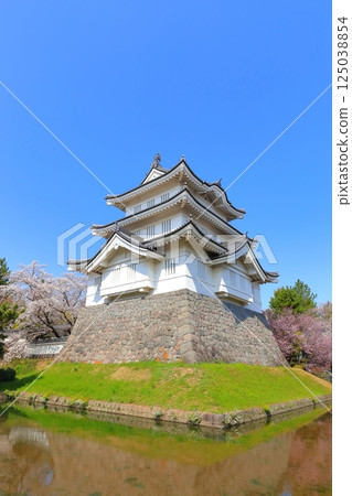 Oshijo, Saitama Prefecture ~A castle tower decorated with cherry blossoms in full bloom~ 125038854