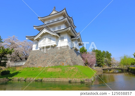 Oshijo, Saitama Prefecture ~A castle tower decorated with cherry blossoms in full bloom~ 125038857