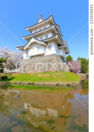 Oshijo, Saitama Prefecture ~A castle tower decorated with cherry blossoms in full bloom~ 125038932