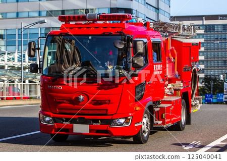 Tokyo Fire Department Pump Truck 125040041