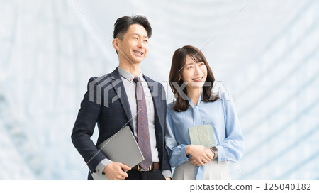 Image of business teamwork between two men and women Image of business teamwork between two men and women 125040182