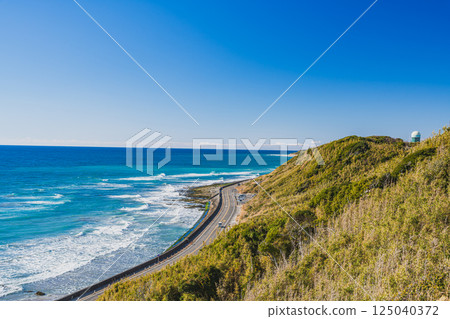 A road running along the coast of Omaezaki City (Shizuoka Prefecture) A road running along the coast of Omaezaki City (Shizuoka Prefecture) 125040372