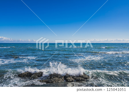 Seascape of the Enshu Nada Sea in Omaezaki City (Shizuoka Prefecture) 125041051