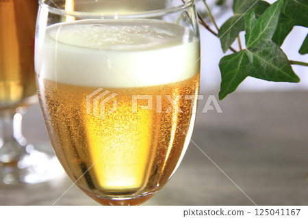 Beer 14 Beer poured into a glass 125041167