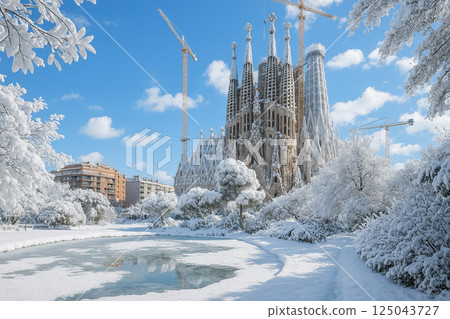 Sagrada Familia snow scene 125043727