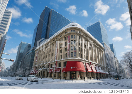 Nihonbashi Takashimaya Snow Scene 125043745