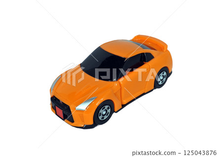 白色背景的橙色跑車微型車 白色背景的橙色跑車微型車 125043876