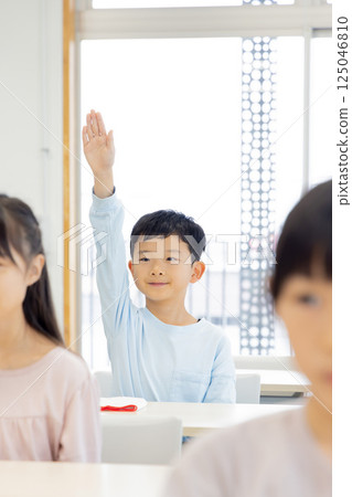 Belongings Inspection Elementary school students 125046810